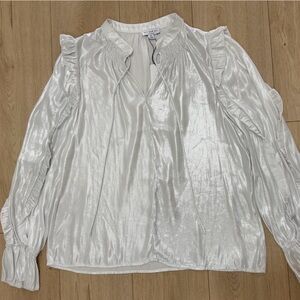 *NWT*! Current Air Shimmering White with Silver Shimmer Blouse